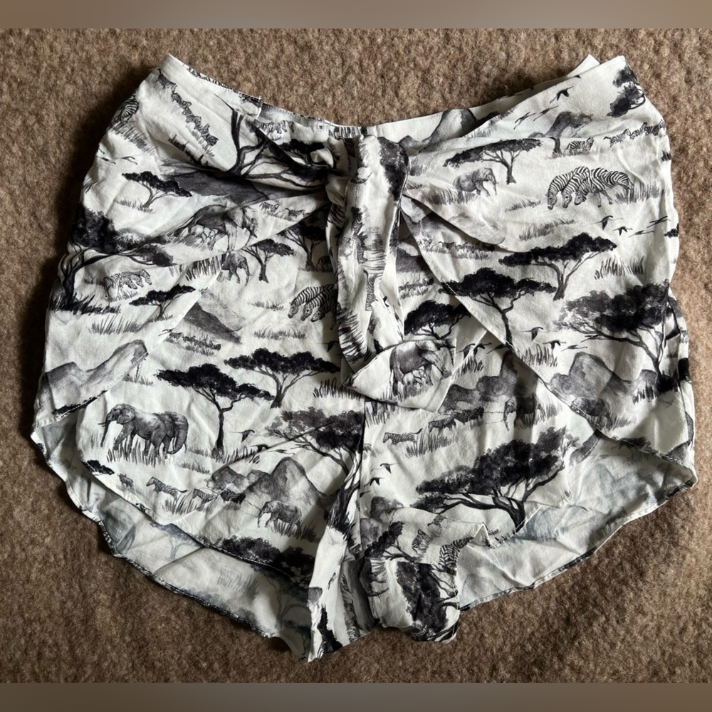 Unsubscribed Safari Tie Wrap-Shorts - Boho Elephant Print - Black Medium NWT